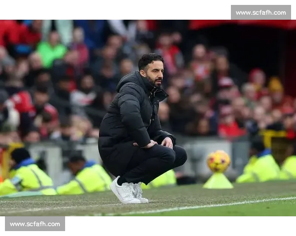 内维尔力挺阿莫林：人品获认可，球员愿为其战